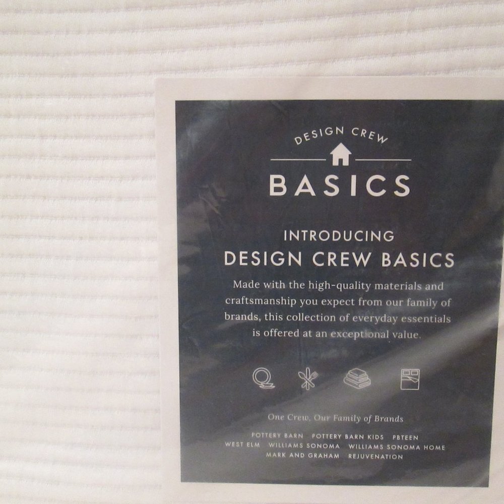 Pottery Barn White Ribbed Matelasse Coverlet Twin